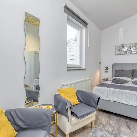 Maximilian&stela 게스트하우스