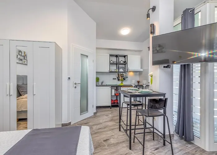 Gostinjska kuća Maximilian&stela Porec